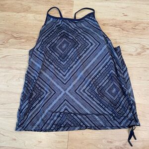 Fabletics gray workout tank with attached sports bra